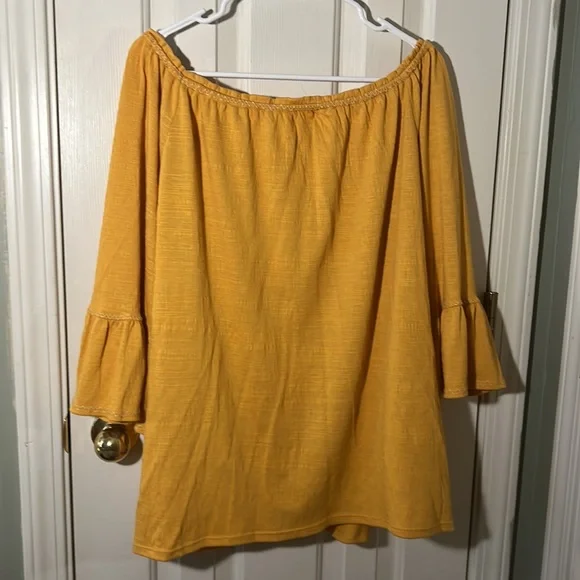 Max Studio Off-shoulder Top - Picture 2 of 5